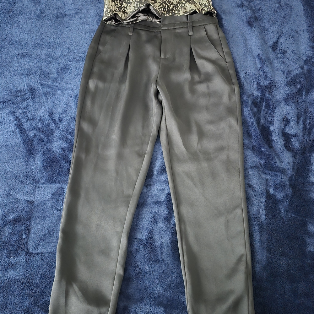 Bebe Black and Cream Lace Detail Top - Picture 2 of 9